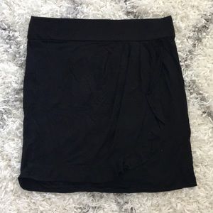 FLASH SALE 4/$20
Loft Ann Taylor split mini skirt with ruffle